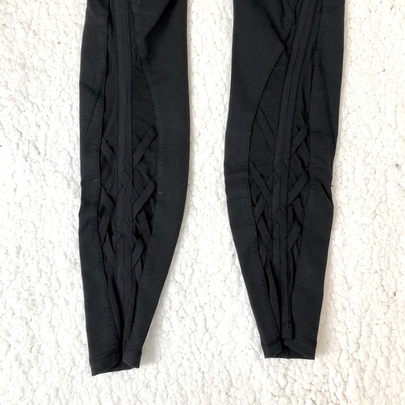 Lululemon Mesh Lattice Leggings - Picture 3 of 4